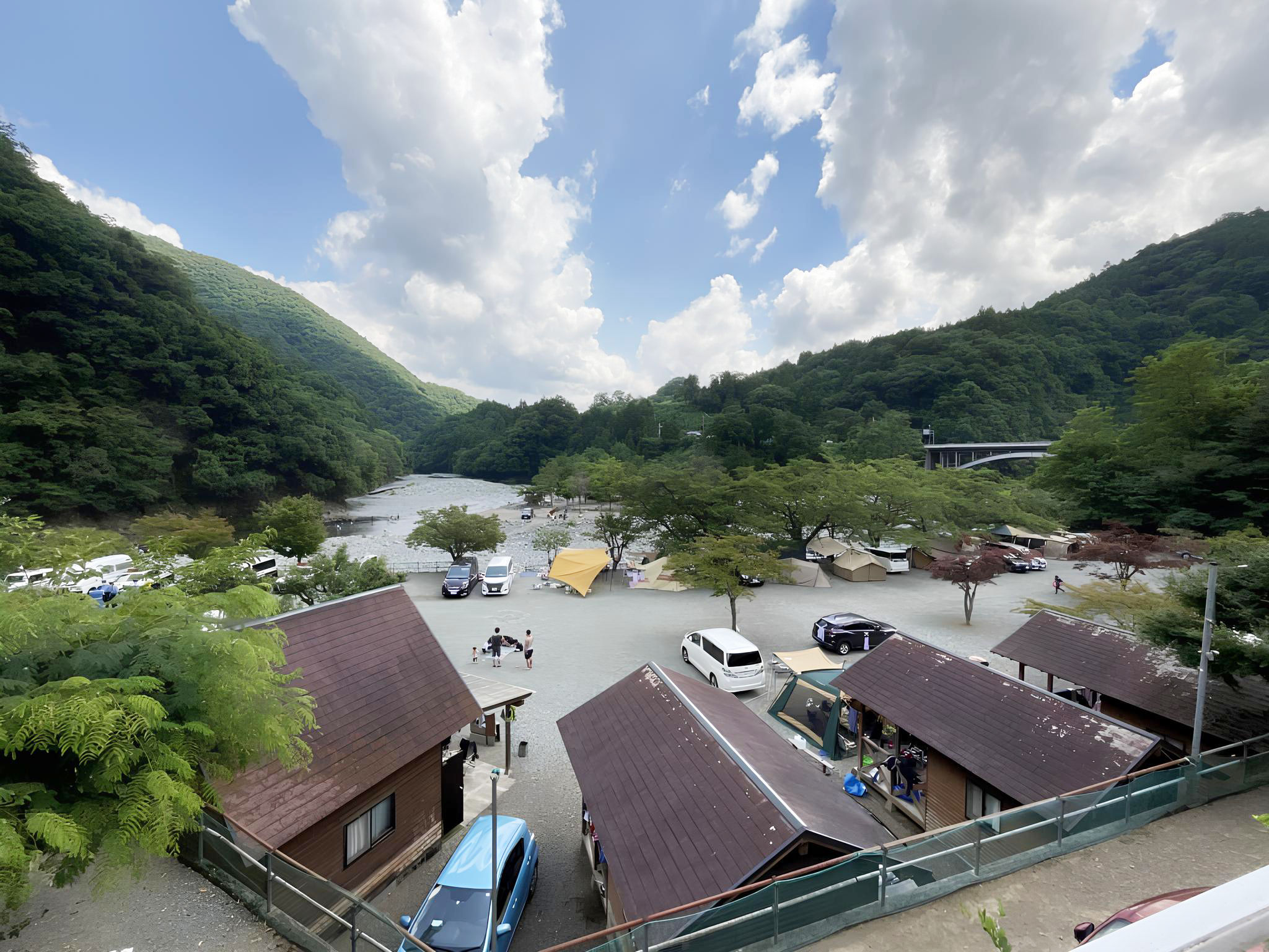 道志渓谷キャンプ場の全景